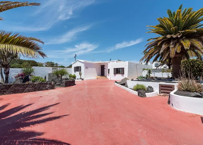 Michelle - Lh114 By Now Ltd Playa Blanca (Lanzarote)