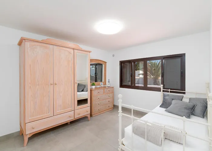 Michelle - Lh114 By Now Ltd