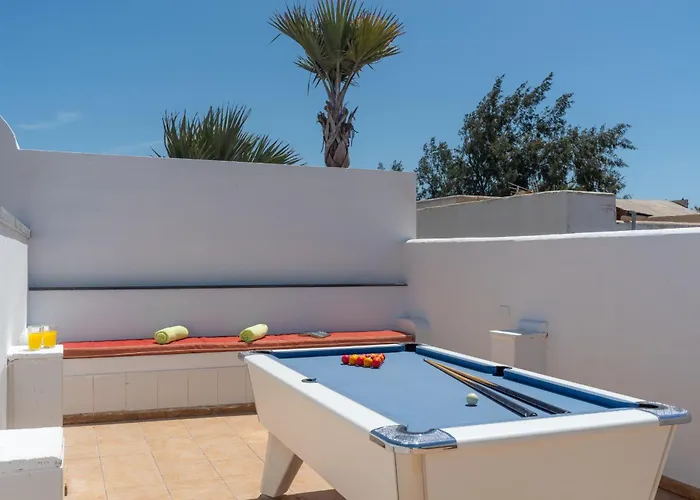 Michelle - Lh114 By Now Ltd * Playa Blanca (Lanzarote)