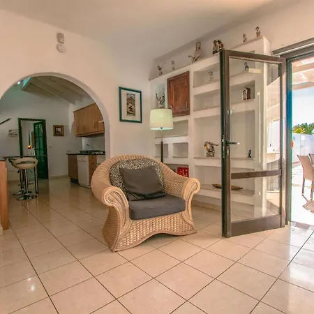 Michelle - Lh114 By Now Ltd *