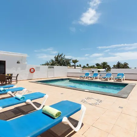 Michelle - Lh114 By Now Ltd Playa Blanca (Lanzarote)