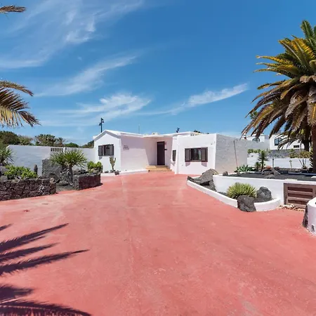 Michelle - Lh114 By Now Ltd Playa Blanca (Lanzarote)