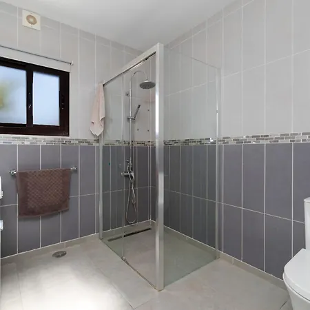 Michelle - Lh114 By Now Ltd * Playa Blanca (Lanzarote)