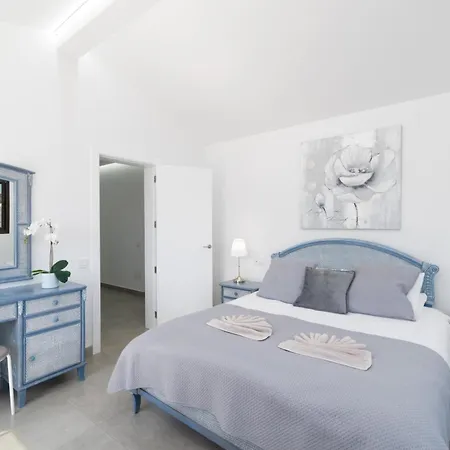 Michelle - Lh114 By Now Ltd Villa Playa Blanca (Lanzarote)