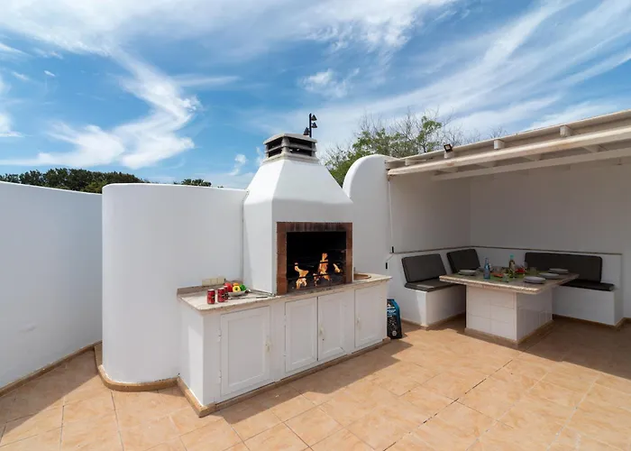 Michelle - Lh114 By Now Ltd Vila