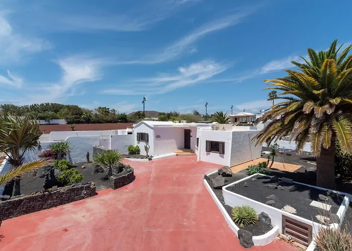 Vila Michelle - Lh114 By Now Ltd