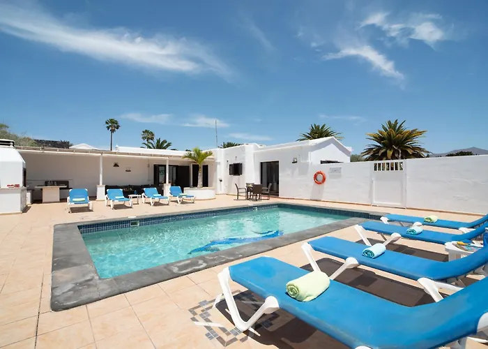 Michelle - Lh114 By Now Ltd * Playa Blanca (Lanzarote)