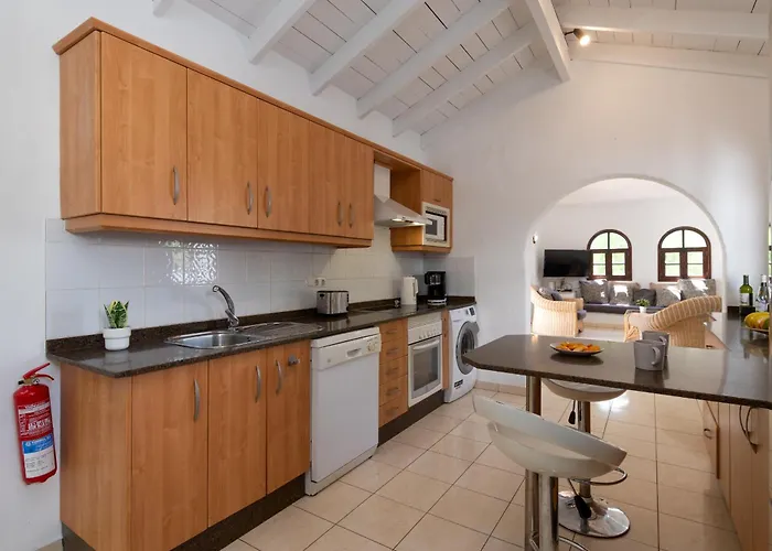 Michelle - Lh114 By Now Ltd Vila