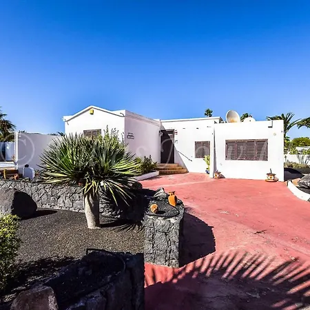 Michelle - Lh114 By Now Ltd Playa Blanca (Lanzarote)