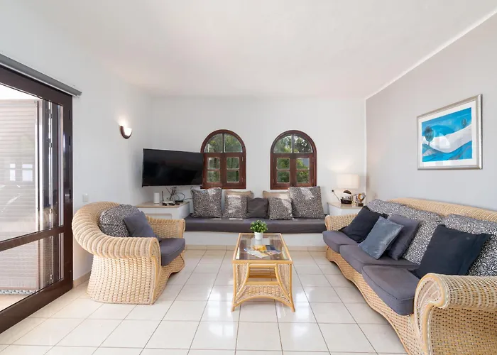 Michelle - Lh114 By Now Ltd فيلة